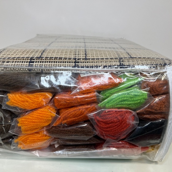 NEW Herrschners Sunflower LATCH HOOK KIT RUG COMPLETE 40” X 27” - Picture 10 of 16